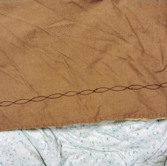 JC Penny Cindy Crawford Queen Comforter & Dust Ruffle - Picture 5 of 5